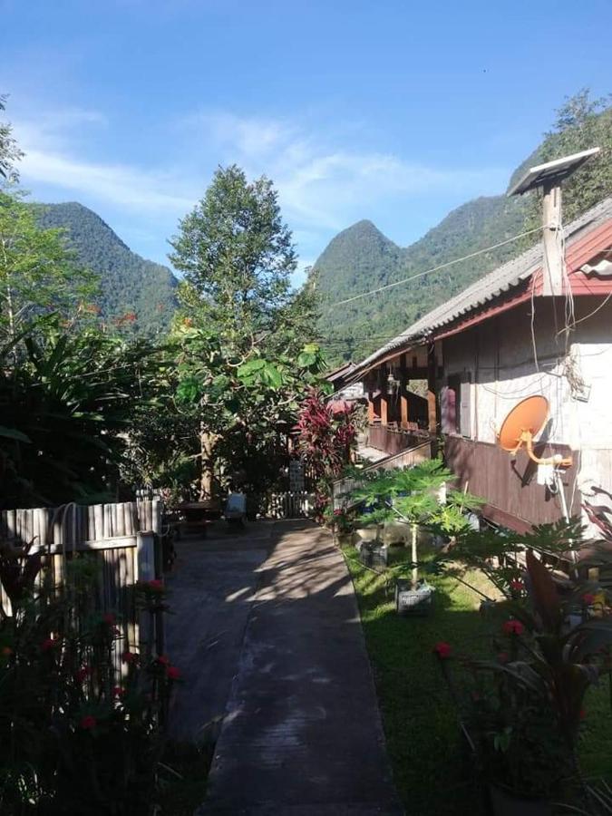Lattanavongsa Guesthouse And Bungalows Muang Ngoi Экстерьер фото