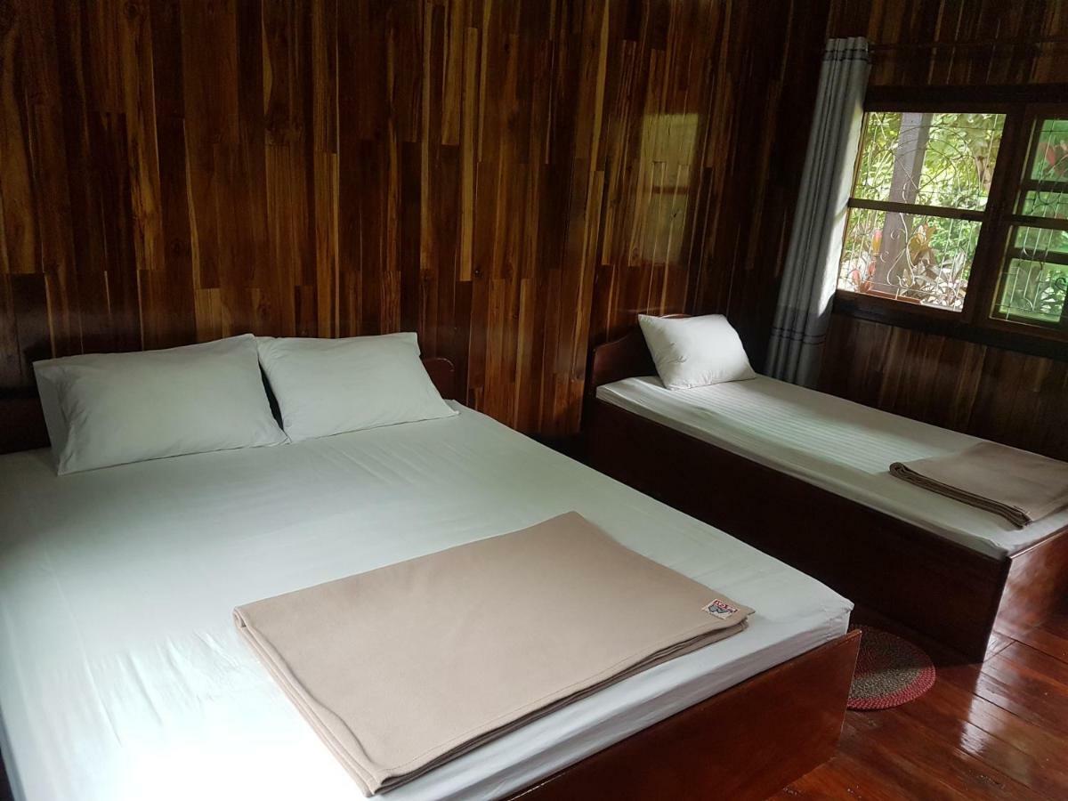 Lattanavongsa Guesthouse And Bungalows Muang Ngoi Экстерьер фото