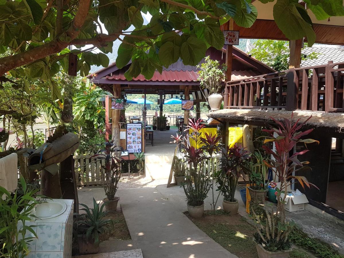 Lattanavongsa Guesthouse And Bungalows Muang Ngoi Экстерьер фото